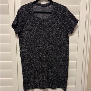 Lululemon swiftly tech short sleeve